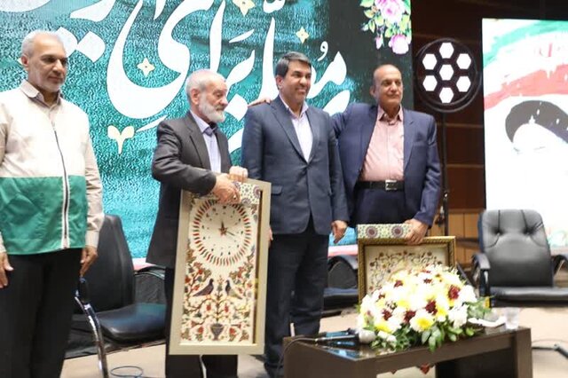 آیین بزرگداشت مقام معلم در کرمان برگزار شد