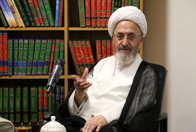 آیت‌الله حائری یزدی عالم به زمانه بود