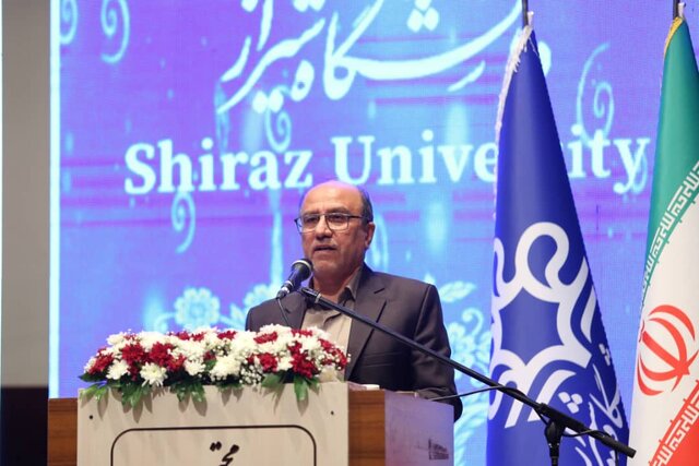 حمایت مادی و معنوی از اساتید مؤثرترین راه برای جلوگیری از مهاجرت نخبگان است