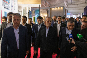 بازدید مسعود پزشکیان، رئیس‌جمهور و محسن پاک‌نژاد، وزیر نفت از بیست‌ونهمین نمایشگاه بین‌المللی نفت، گاز، پالایش و پتروشیمی