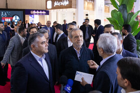 بازدید مسعود پزشکیان، رئیس‌جمهور و محسن پاک‌نژاد، وزیر نفت از بیست‌ونهمین نمایشگاه بین‌المللی نفت، گاز، پالایش و پتروشیمی