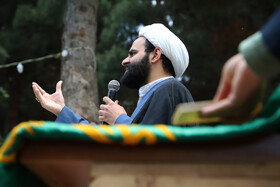 سخنرانی حجت الاسلام پورثانی از خادمان بارگاه ملکوتی امام رضا (ع) در مراسم استقبال از خادمین و پرچم متبرک حرم مطهر حضرت امام رضا(ع) در اهر