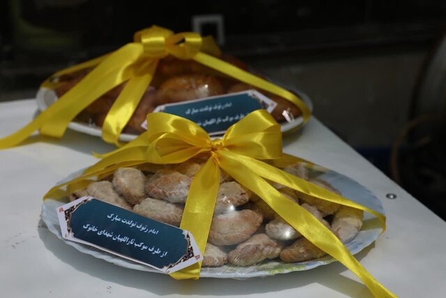 پذیرایی کرمانیها در کوچههای مشهدالرضا