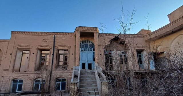خانهای در بافت تاریخی امامزاده یحیی سمنان در آتش سوخت