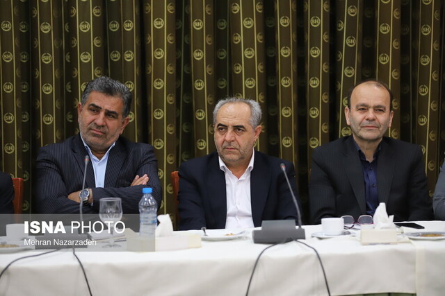 برگزاری نشست هم‌اندیشی اعضای کمیسیون اجتماعی مجلس با روسای تشکل‌های کارگری و بازنشستگی آذربایجان‌شرقی