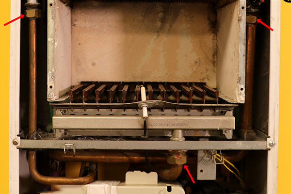 دلایل و خطرات افت فشار پکیج و روش رفع مشکل