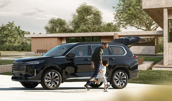 اولین کمپین آموزشی اکستریم با عنوان آگاهی از امکانات خودروهای لوکس