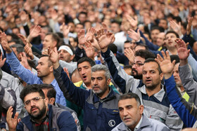 دیدار هزاران نفر از کارگران سراسر کشور با رهبر انقلاب