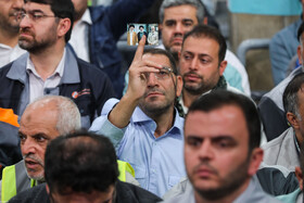 دیدار هزاران نفر از کارگران سراسر کشور با رهبر انقلاب