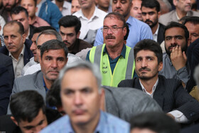 دیدار هزاران نفر از کارگران سراسر کشور با رهبر انقلاب