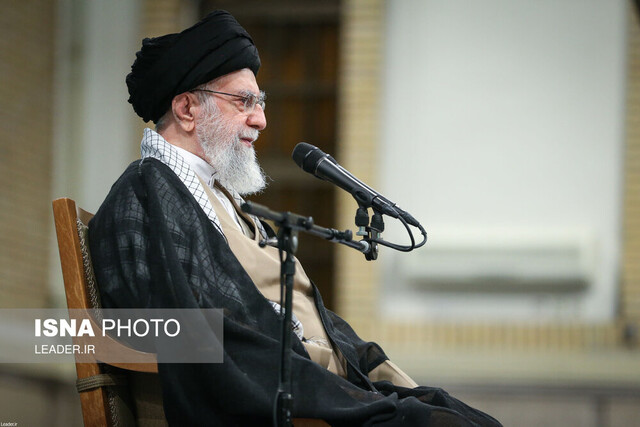 رهبر انقلاب با جمعی از معلمان دیدار می‌کنند