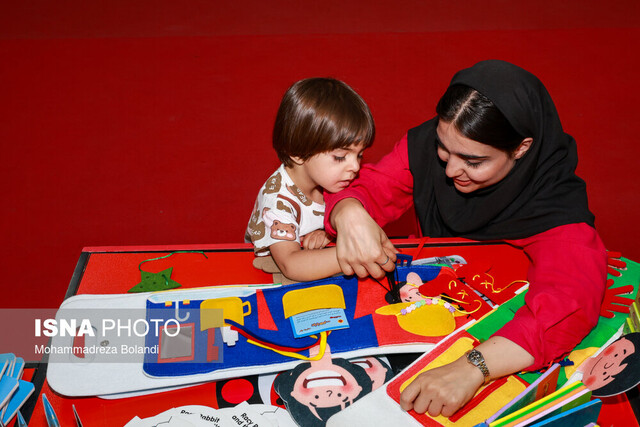 میزبانی نمایشگاه کتاب از ظریف و  جلیلی
