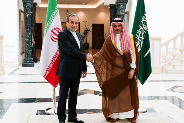 بن فرحان در تماس با عراقچی حمله رژیم صهیونیستی را محکوم کرد