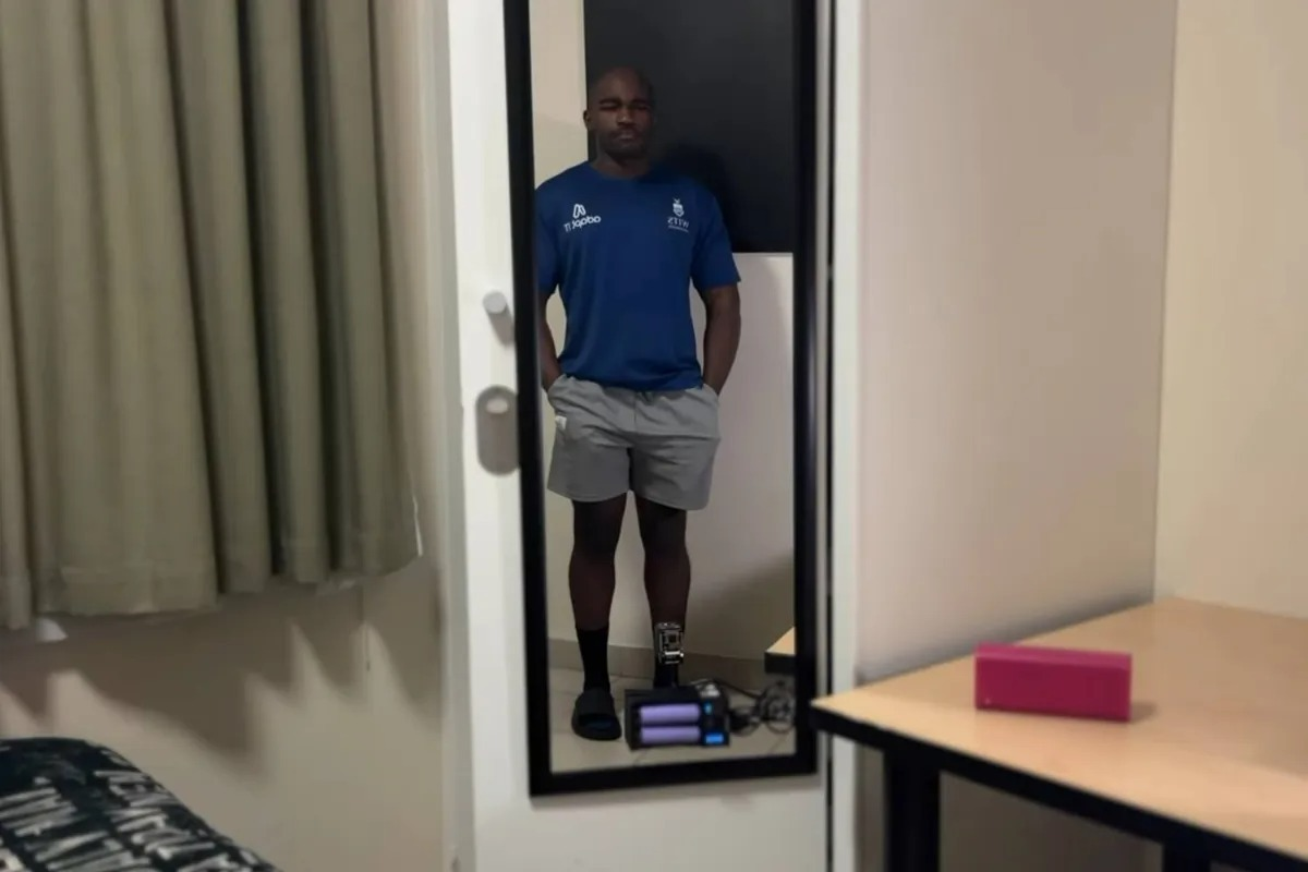 این آینه درباره لباسهایتان نظر میدهد