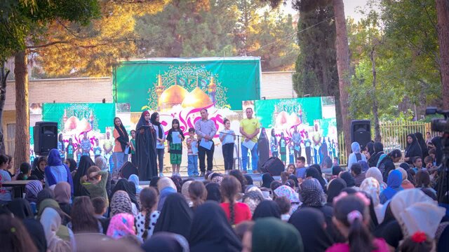 برگزاری یک رویداد فرهنگی توسط دختران نوجوان محله حصارک کرج