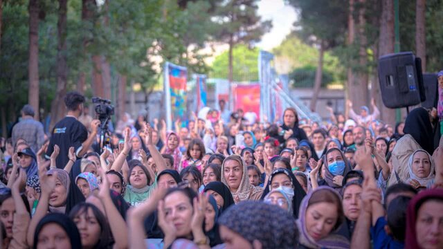 برگزاری یک رویداد فرهنگی توسط دختران نوجوان محله حصارک کرج