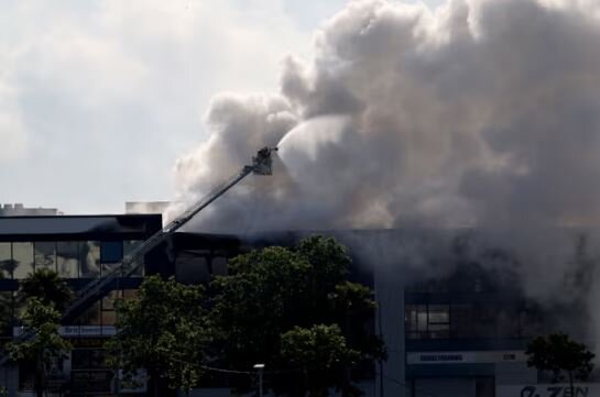 عکس: گتی ایمجز گسترش گاز کلر در نزدیکی «بارسلون»؛ بیش از ۱۶۰ هزار نفر تحت هشدار قرار گرفتند