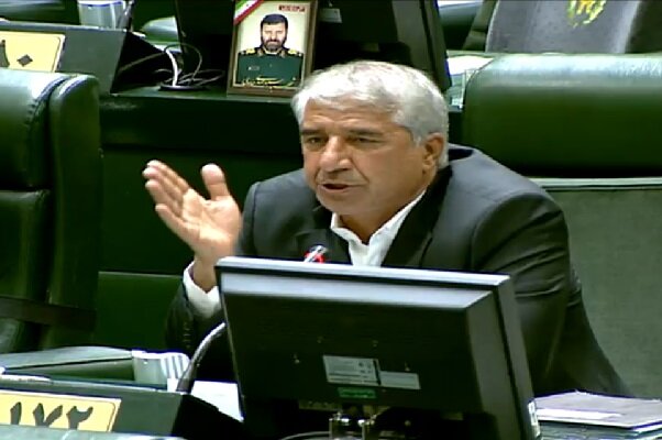 عضو فراکسیون مستقلین مجلس: جریان‌های سیاسی حول منافع کشور به اجماع برسند