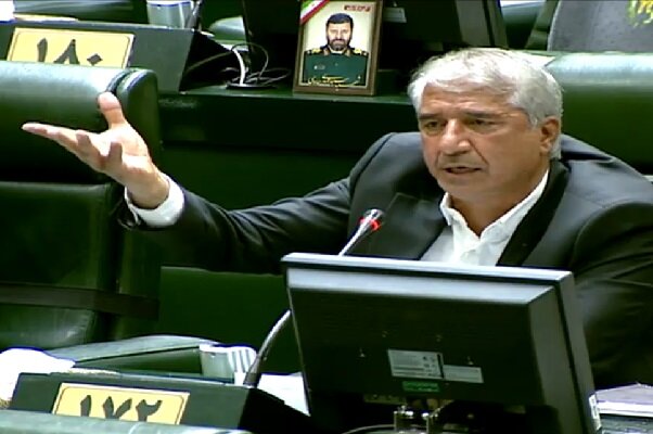 نماینده مجلس: نباید اجازه داد عدهای با «نفاق» از «وفاق» سوء استفاده کنند نماینده مجلس: نباید اجازه داد عدهای با «نفاق» از «وفاق» سوء استفاده کنند