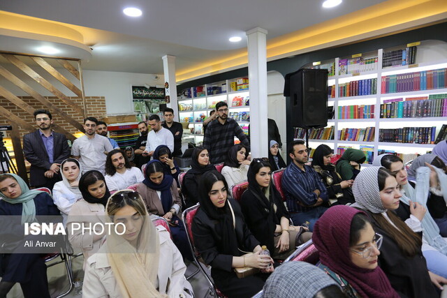دورهمی و قصه‌گویی با حضور «احسان عبدی‌پور» در اردبیل