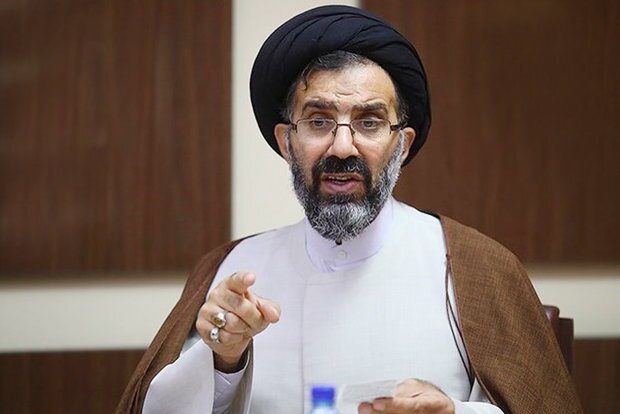 انتقاد امام جمعه از ضعف زیرساختهای فردیس انتقاد امام جمعه از ضعف زیرساختهای فردیس