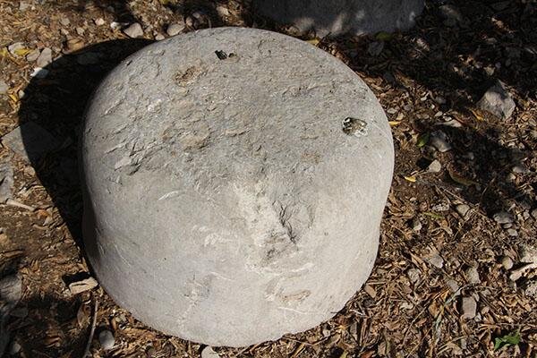 شناسایی پایه ستونهای ساسانی که در یک خانه شخصی رها شدهاند!