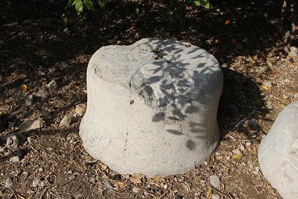 شناسایی پایه ستونهای ساسانی که در یک خانه شخصی رها شدهاند!