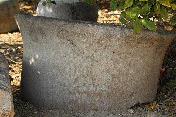 شناسایی پایه ستونهای ساسانی که در یک خانه شخصی رها شدهاند!