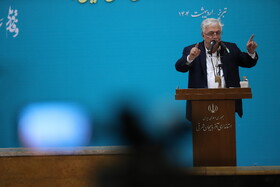 سخنرانی یونس ژائله، رئیس اتاق بازرگانی تبریز در نشست فعالان اقتصادی استان آذربایجان شرقی