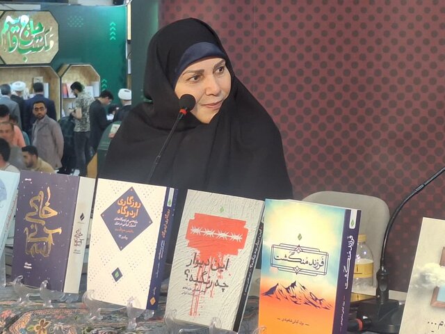 «این فصل را با من بخوان» و چند اثر دیگر راوی زندگی آزادگان شدند