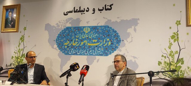 حضور تختروانچی در نمایشگاه بینالمللی کتاب تهران حضور تختروانچی در نمایشگاه بینالمللی کتاب تهران