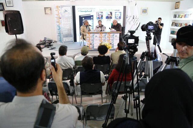 از شوخی کیانوش عیاری با شمع تولدش تا چند ماجرای دیگر