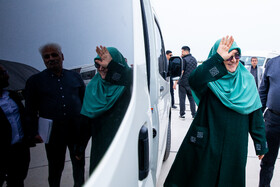 نشست خبری فاطمه، مهاجرانی سخنگوی دولت در مجتمع بندری کاسپین منطقه آزاد بندر انزلی