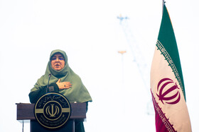 نشست خبری فاطمه، مهاجرانی سخنگوی دولت در مجتمع بندری کاسپین منطقه آزاد بندر انزلی