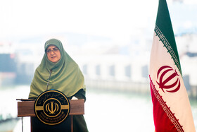 نشست خبری فاطمه، مهاجرانی سخنگوی دولت در مجتمع بندری کاسپین منطقه آزاد بندر انزلی