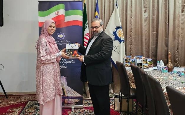 از توس تا کوالالامپور