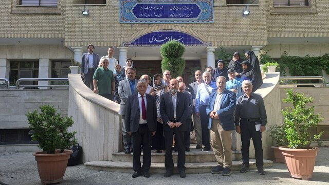 بررسی آموزش زبان فارسی در ۴ کشور