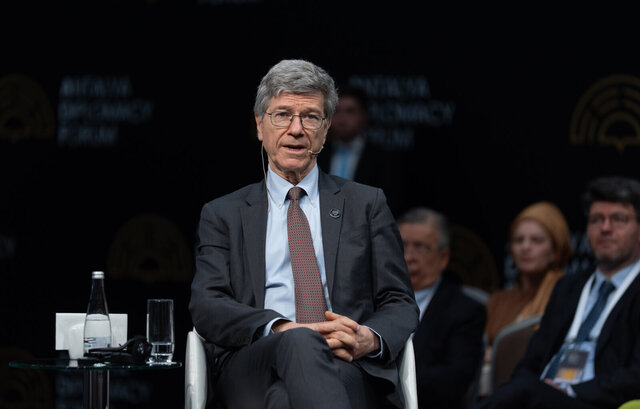 جفری ساکس: آمریکا در موقعیتی نیست که بخواهد با ایران درگیر شود جفری ساکس: آمریکا در موقعیتی نیست که بخواهد با ایران درگیر شود