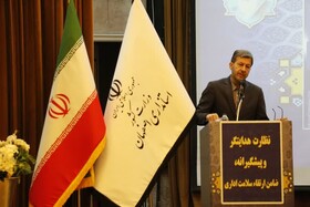 ورود بدون پشتوانه علمی به تصمیم‌گیری‌ها آسیب‌زننده است