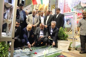 ادای احترام وزیر کار به مقام سردار شهید حاج قاسم سلیمانی