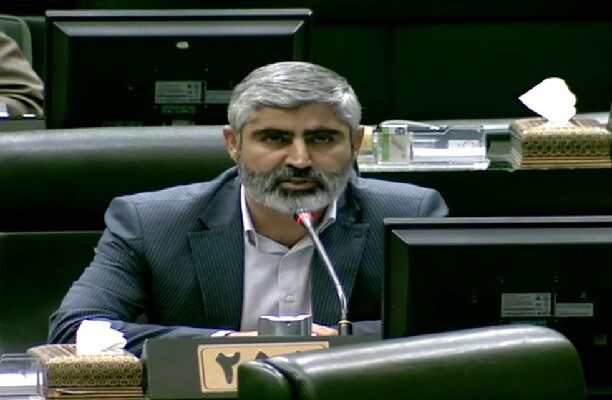 انتقاد نماینده تاکستان از قطعی اینترنت همراه