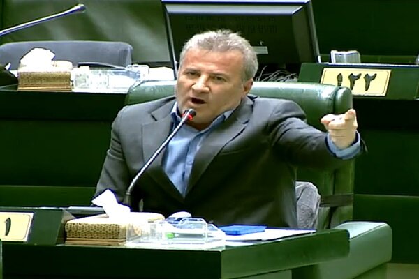 حاجیپور: تصمیم افزایش تعرفه اینترنت بر اساس چه منطقی است؟ کنار مردم باشید حاجیپور: تصمیم افزایش تعرفه اینترنت بر اساس چه منطقی است؟ کنار مردم باشید