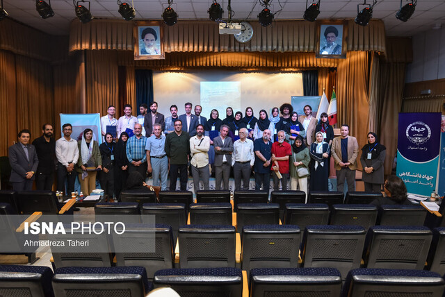 پایان پنجمین جشنواره داستان کوتاه زایندهرود با بزرگداشت ضیاء موحد