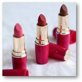 پیام رژ لب به بازار