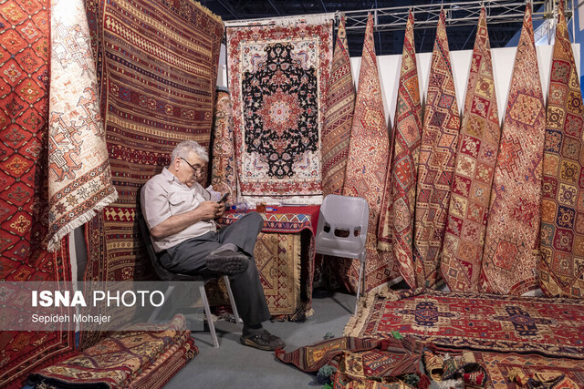 عکس از آرشیو افزایش سهم بیمه هنرمندان صنایعدستی