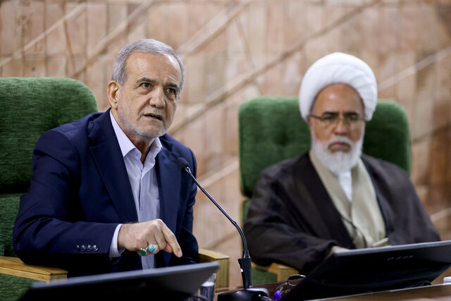 پزشکیان: چگونه ما را عامل ناامنی معرفی می‌کنند، در حالی که ۶۰هزار زن و کودک را در غزه کشتند؟