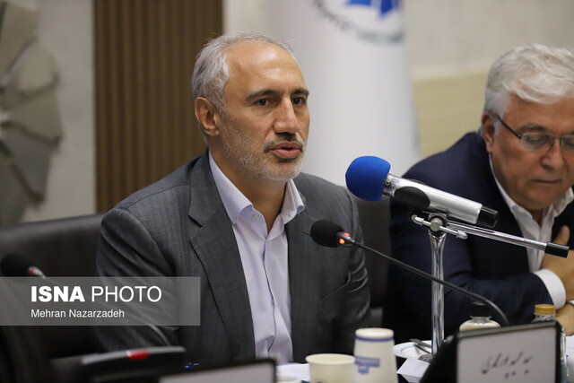 رفع موانع پیش‌روی فعالان اقتصادی آذربایجان شرقی در اولویت است