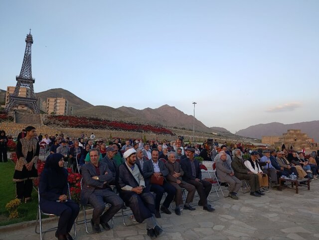 اشعار فردوسی، فرهنگ و دین ما را حفظ کرده است