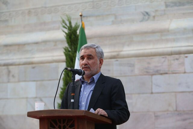 اسماعیلی: اگر می خواهیم ایران بماند، راهی جز حفظ فرهنگ و زبان نداریم