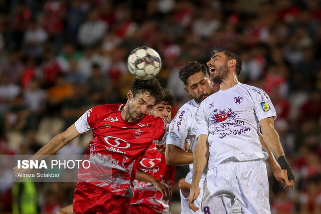 مجوز حرفهای استقلال و پرسپولیس صادر شد/ محرومیت ۳ باشگاه که مجوز ملی نگرفتند مجوز حرفهای استقلال و پرسپولیس صادر شد/ محرومیت ۳ باشگاه که مجوز ملی نگرفتند